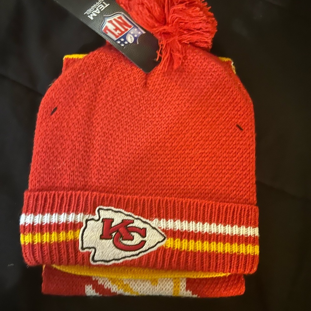 NFL Kansas City Chiefs Winter Cap/Scarf Set